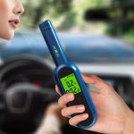 Professzionális digitális alkoholszonda, LCD Kijelzővel, gyors elemzés, pontosság +/- 0,01% BAC, érintésmentes, újratölthető akkumulátor, szürke